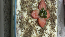 Pavê delicioso de morango e bis