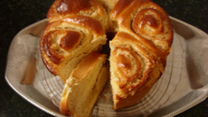 Rosca de coco (pão doce)