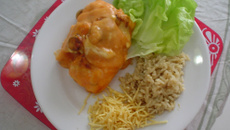 Rolês de frango ao molho rosê