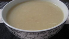 Creme de cebola com massa de aipim