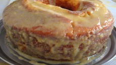 Bolo com glacê de laranja