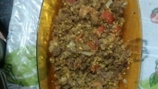 Farofa com carne assada