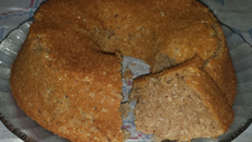 Bolo de farinha de mandioca crua