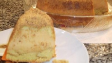 Bolo cremoso de milho e amendoim