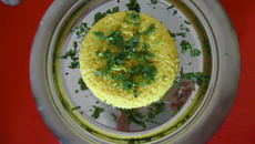 Arroz com curry e vinho