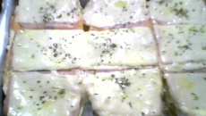 Bolo quentinho de pão de forma.