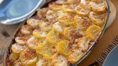 Gratinado de batata e carne de sol