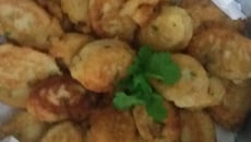 Bolinho frito de arroz