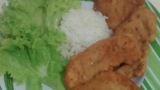Peito de frango empanado