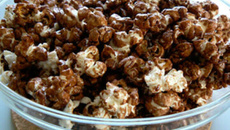 Pipoca de chocolate de microondas