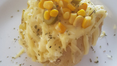 Batata assada e recheada