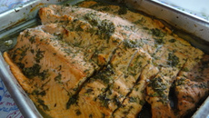 Salmão Inteiro com ervas