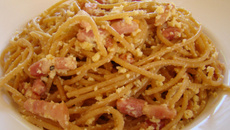 Macarrão à carbonara Dinamarquês