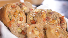 Pão de grãos recheado