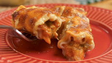 Canelone de frango com creme de milho