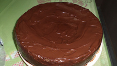 Bolo de chocolate vegan fofo e molhadinho