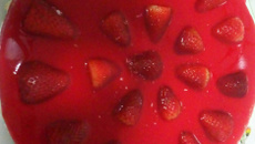 Torta de morango espelhada