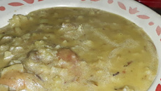 Sopa de couve com costela desfiada