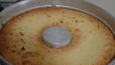 Bolo de mandioca (macaxeira)