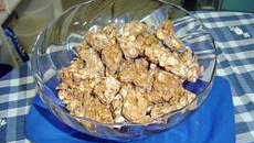 Pé-de-moleque de leite condensado