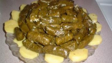 Charuto de folha de uva recheado