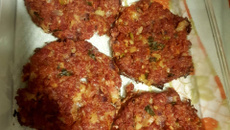 Hambúrguer artesanal de carne-seca com bacon da Fiuza