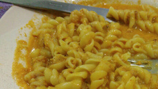 Macarrão de panela de pressão com atum