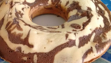 Bolo simples de água para o lanche da tarde