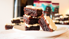 Brownie na Air Fryer com Cobertura Branca