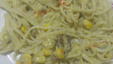 Macarrão ao creme de milho com sardinha e banana 