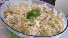 Penne ao molho de frango com curry