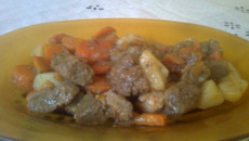 Carne com batatas