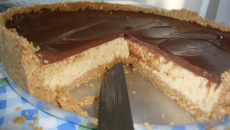 Torta mousse de maracujá com chocolate