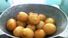 Batata bolinha na manteiga