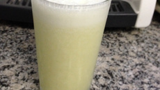 Suco detox com melão