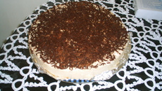 Torta cremosa de banana com chocolate