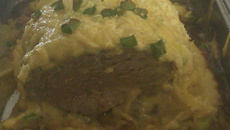 Rosbife Rosí (com purê de batata salsa e cebolinha)