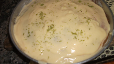 Bolo de limão com cobertura especial