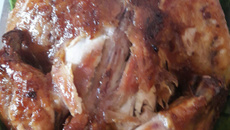 Frango frito inteiro na panela de pressão