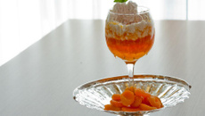 Bavaroise de papaia ao creme de iogurte e mel