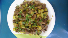 Refogado de abobrinha com carne