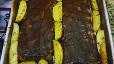 Costelinha suína com barbecue