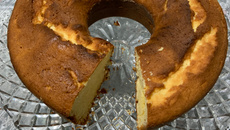 Bolo de queijo e creme de leite