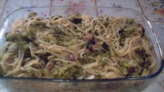 Espaguete com brócolis e bacon