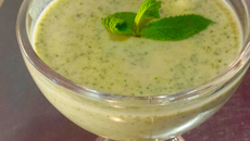 Semi frio de hortelã com iogurte natural