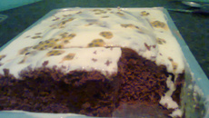 Bolo de chocolate com mousse de maracujá