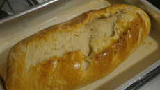 Pão fácil com recheio de calabresa