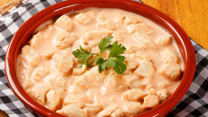 Strogonoff de frango sem lactose com creme aveludado sem alterar o sabor