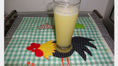 Suco da casca do abacaxi (Lúcio Cezar)