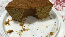 Bolo integral de laranja com casca